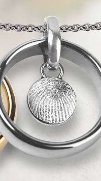 Schmuckstücke mit Fingerabdruck